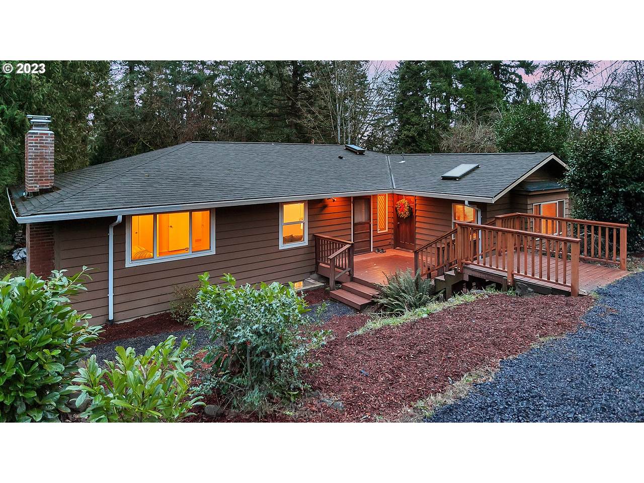 660 Maplecrest Dr - Photo 1