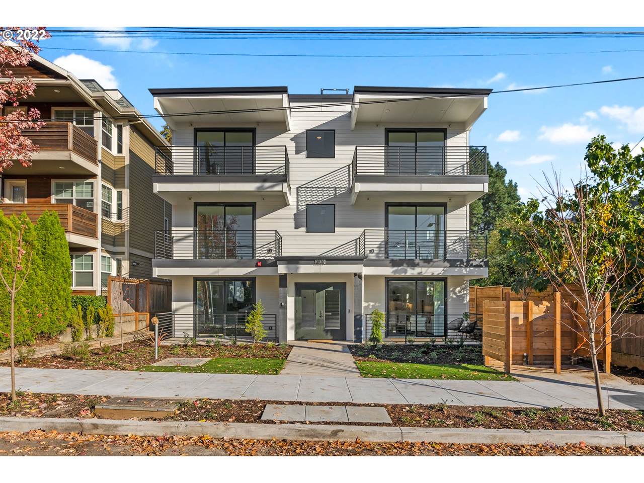 3920 Montana Ave - Photo 1