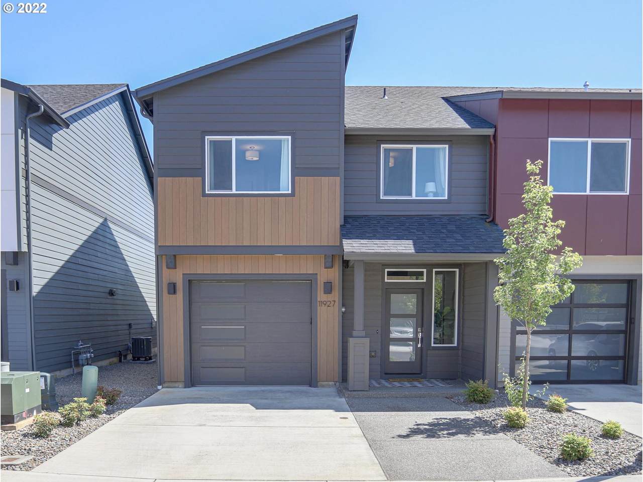 11927 108TH St - Photo 1