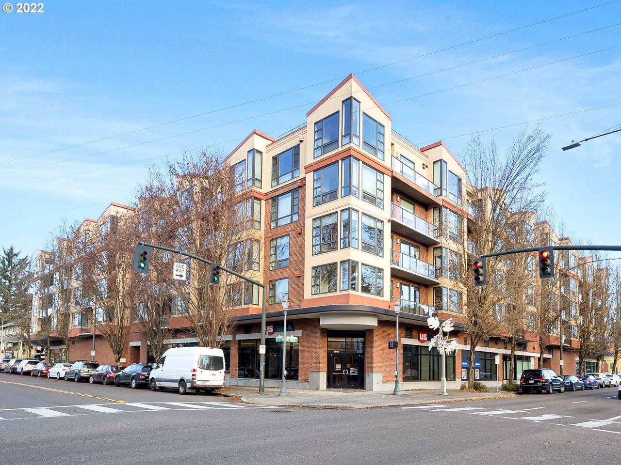 1620 Broadway St - Photo 1