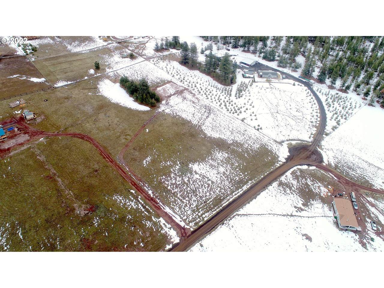 12 Saddle Dr - Photo 1