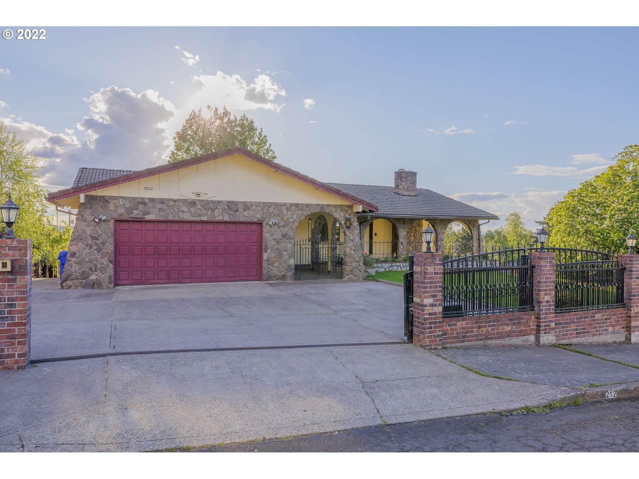 9212 Grandview Ter - Photo 1