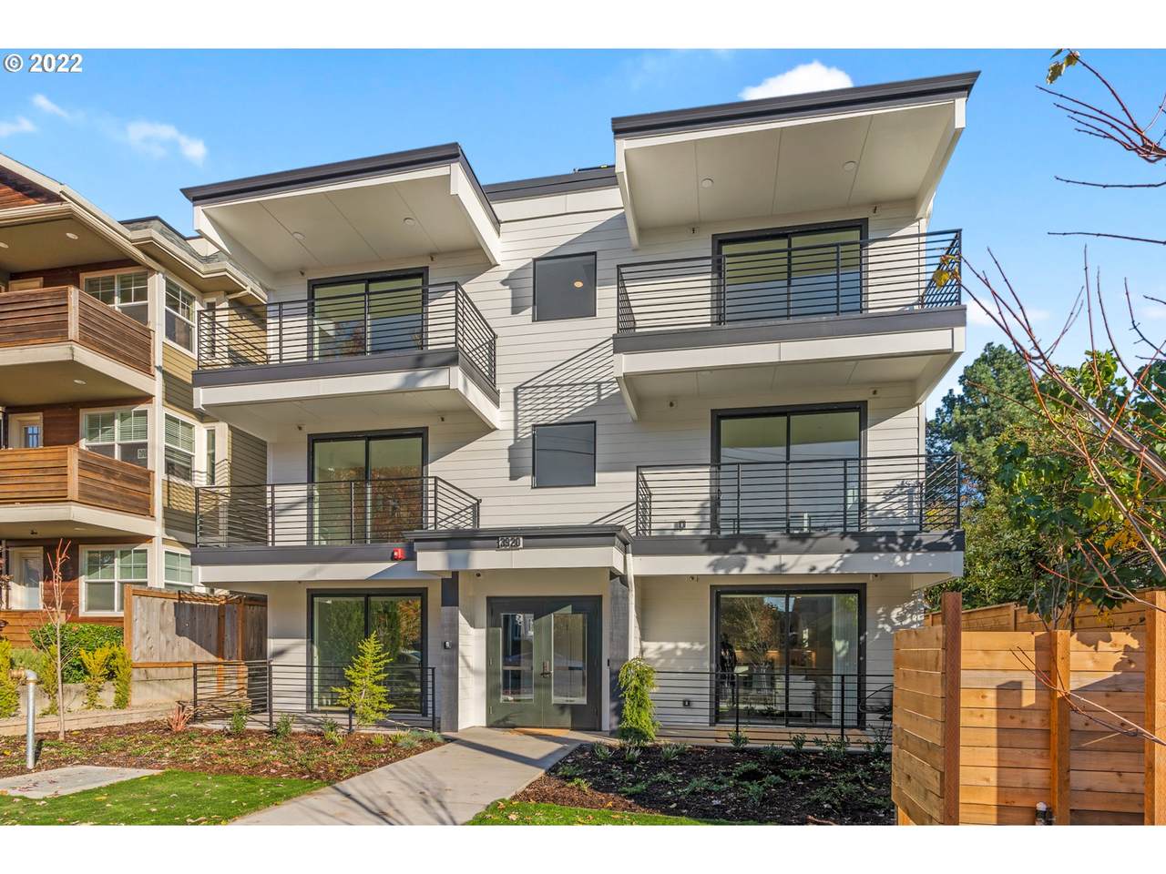 3920 Montana Ave - Photo 1