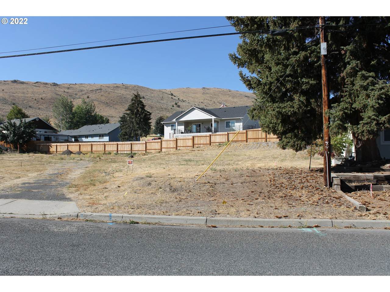 105 Foothill Dr - Photo 1