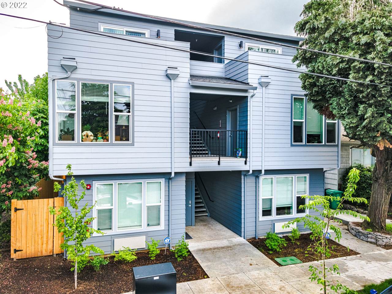 7206 Saint Louis Ave - Photo 1