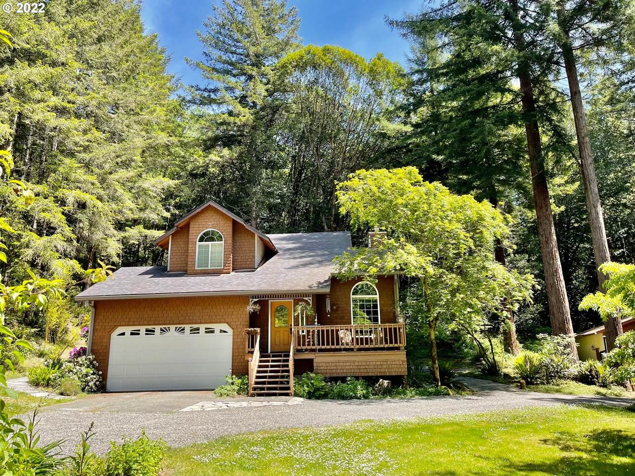 1060 Robbins Rd - Photo 1