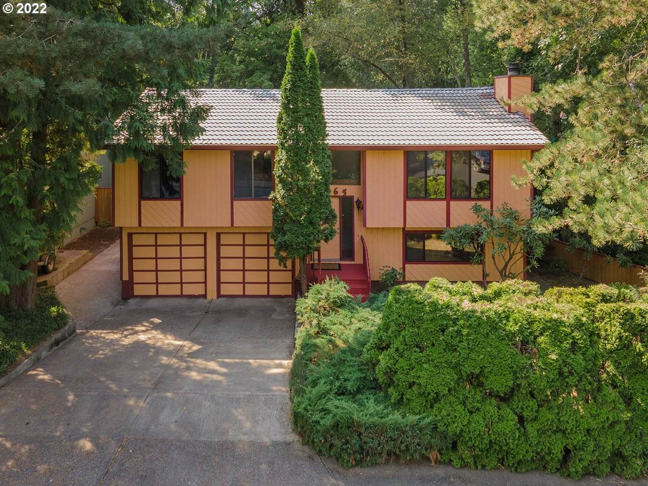 8465 74TH Ave - Photo 1