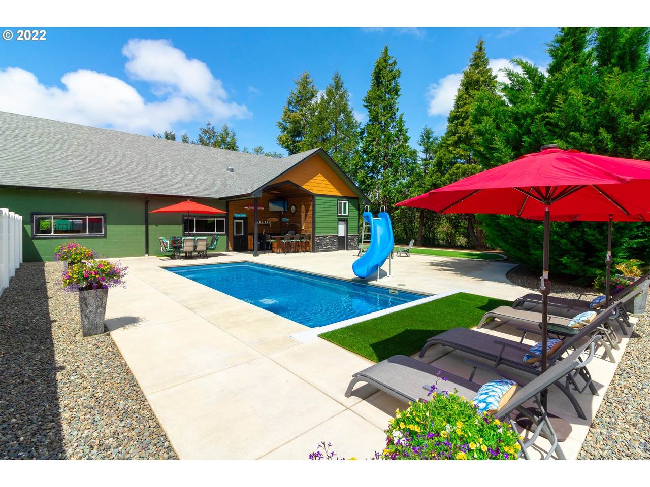 1020 Fair Oaks Rd - Photo 1