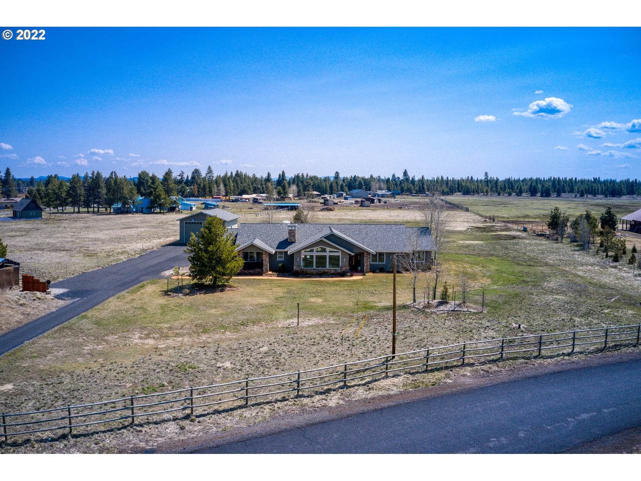 16605 Serpentine Dr - Photo 1