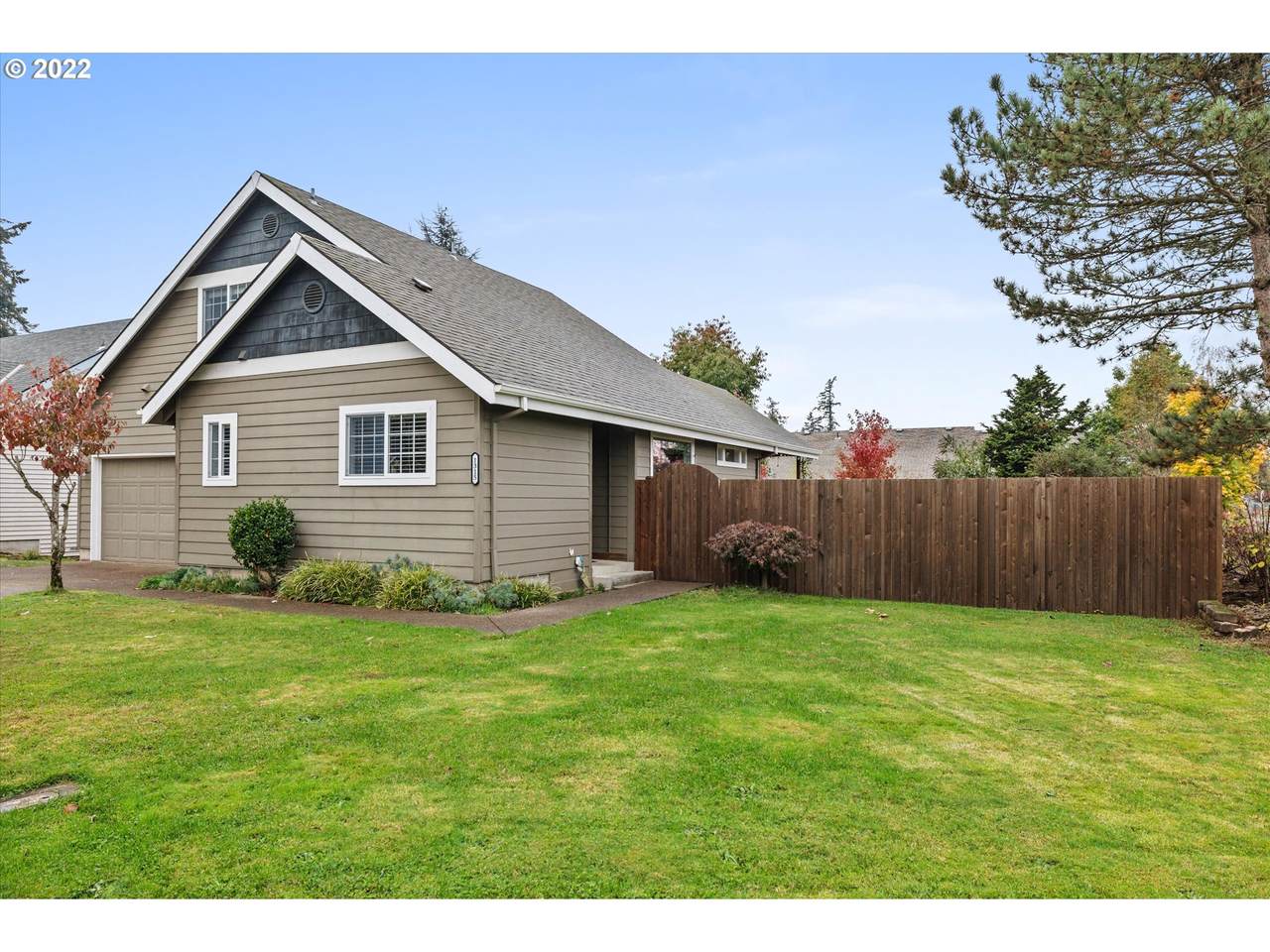 1315 Cedar Dr - Photo 1