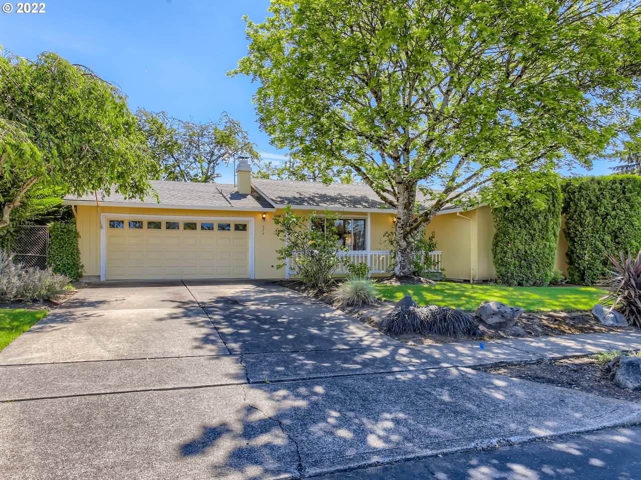 574 19TH Ave - Photo 1
