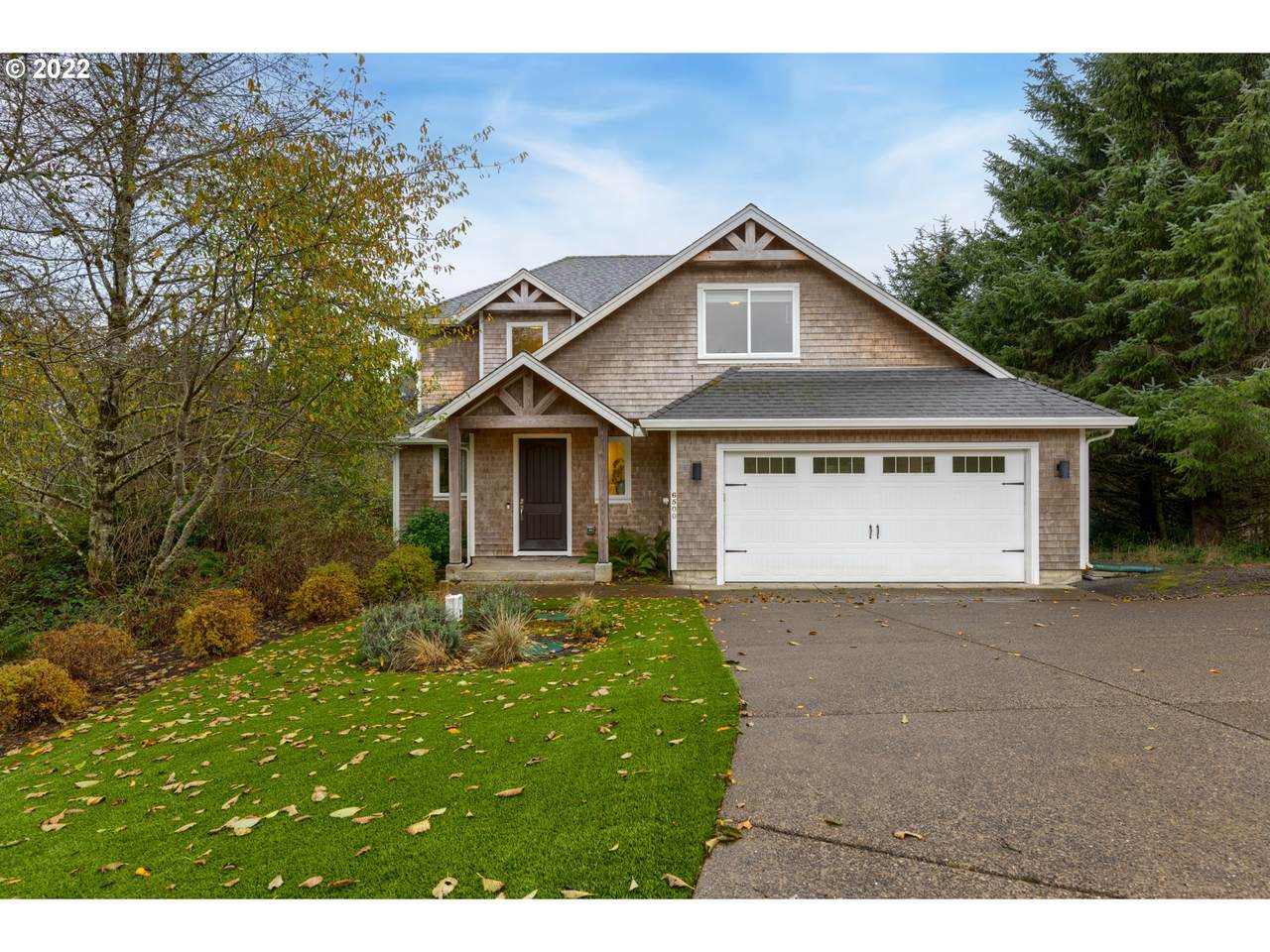 6500 Meadowview Ln - Photo 1