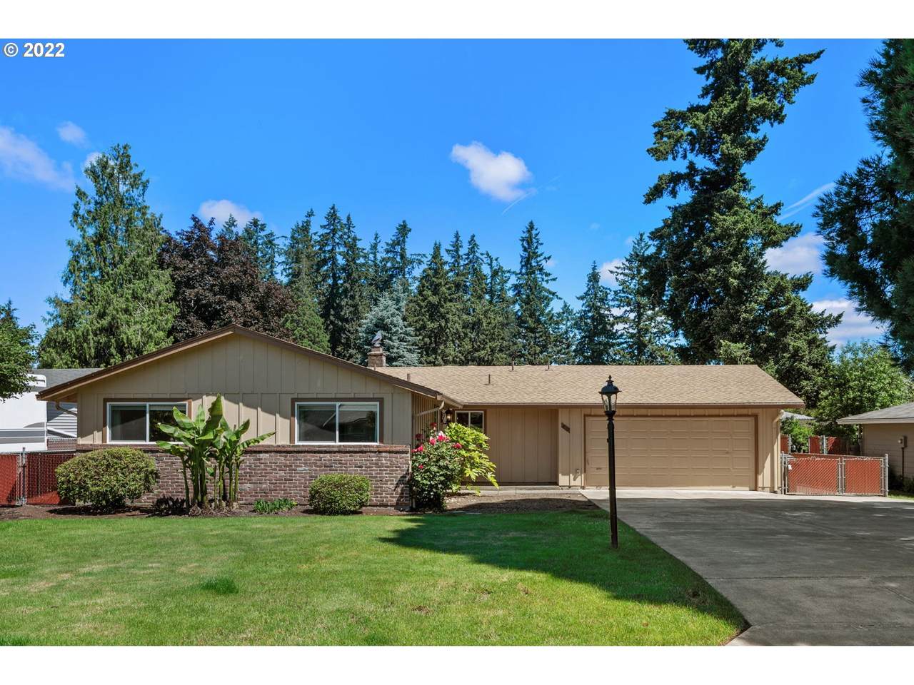 7633 Cypress Ave - Photo 1