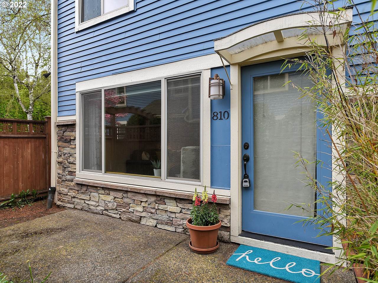 810 27TH Ave - Photo 1