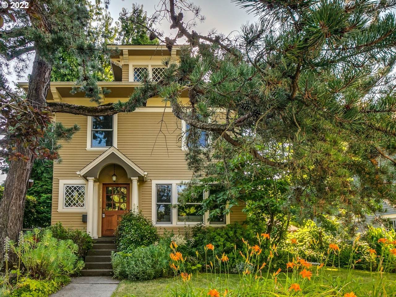 2514 38TH Ave - Photo 1