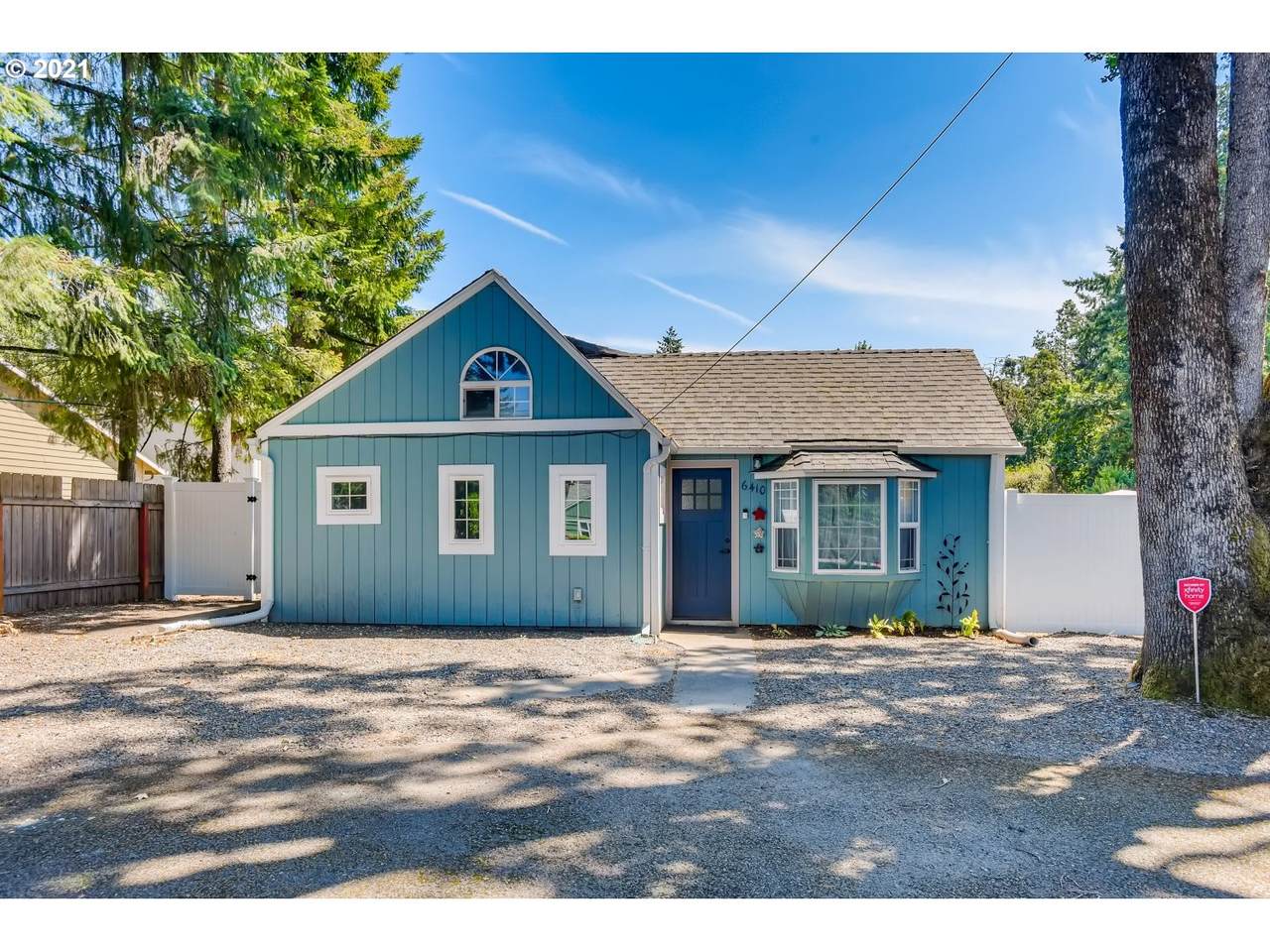 6410 Jennings Ave - Photo 1