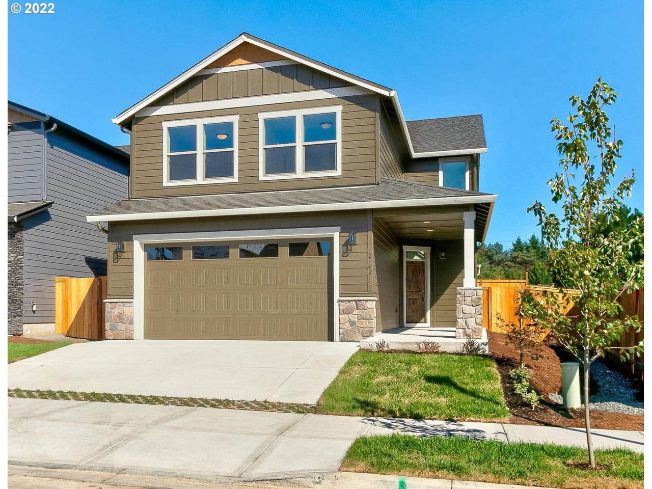 2542 White Salmon Dr - Photo 1