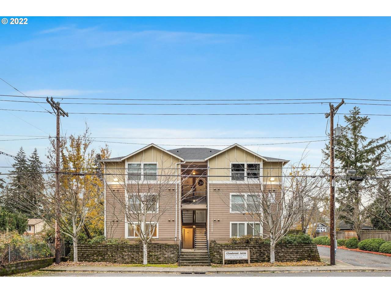 651 162ND Ave - Photo 1
