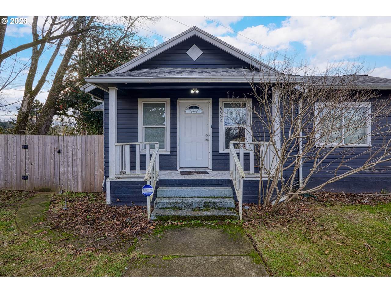 9924 Duke St - Photo 1
