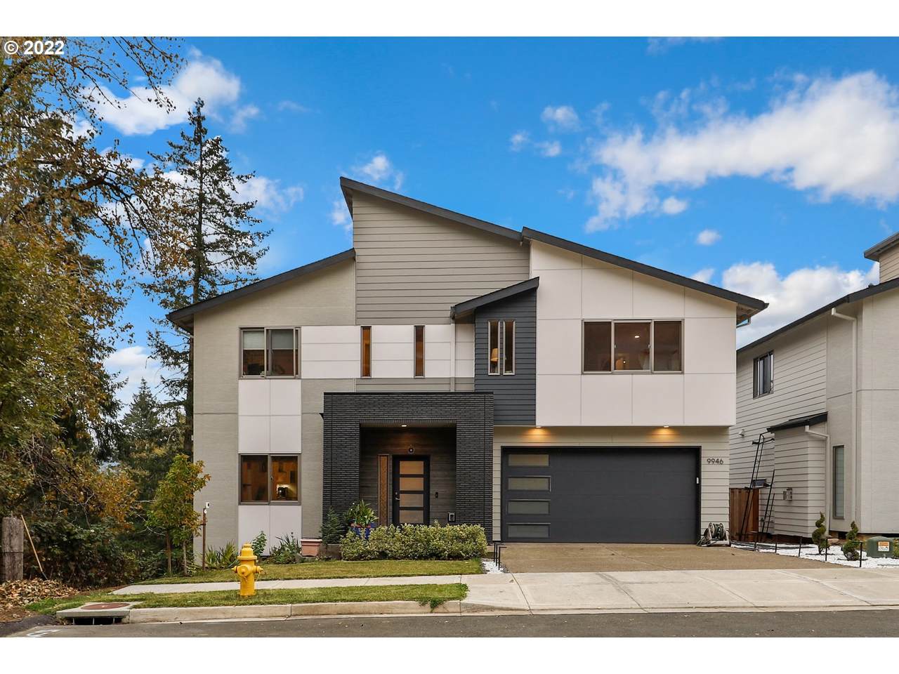 9946 Elderberry St - Photo 1