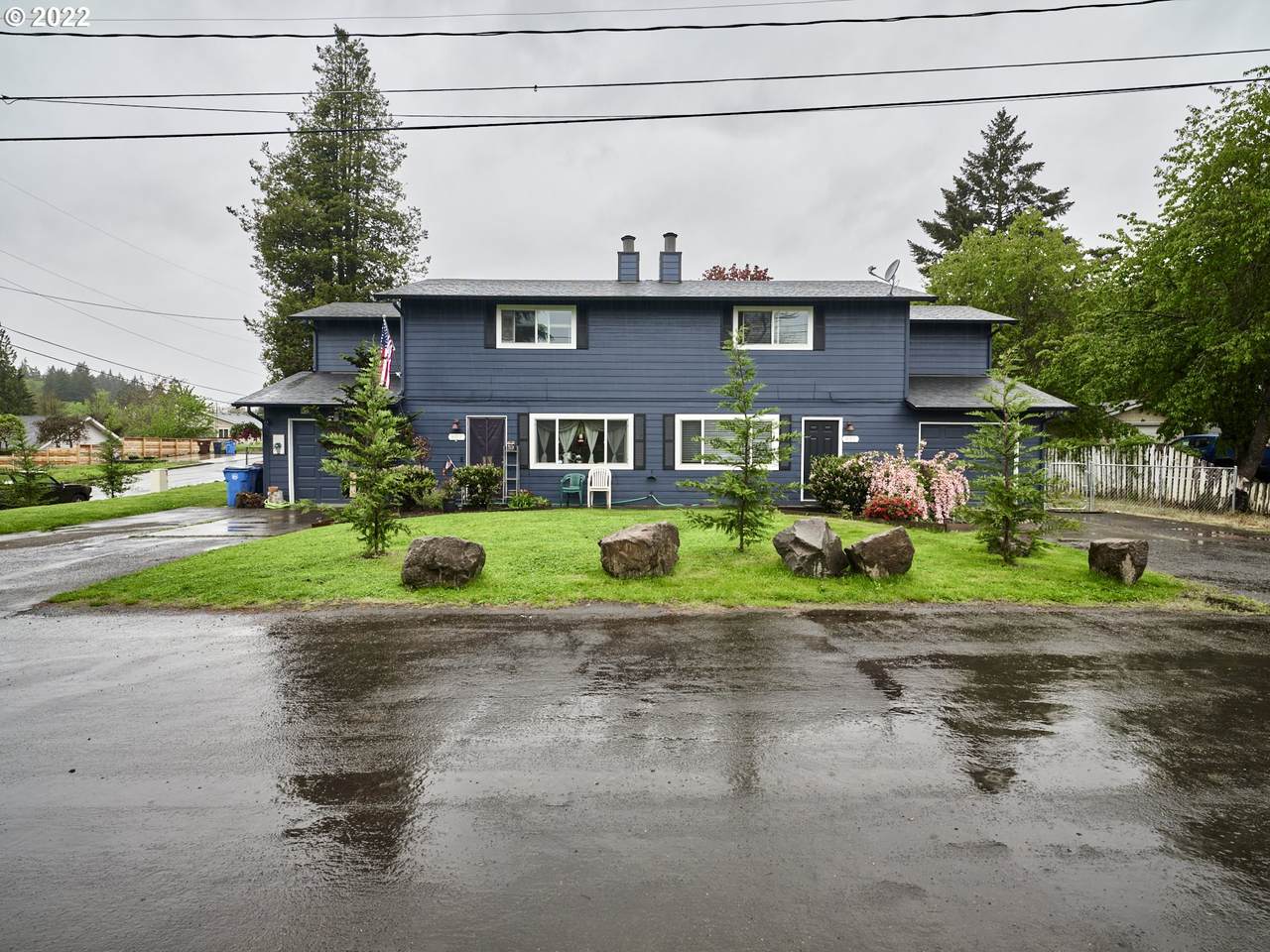 807 Elm St - Photo 1