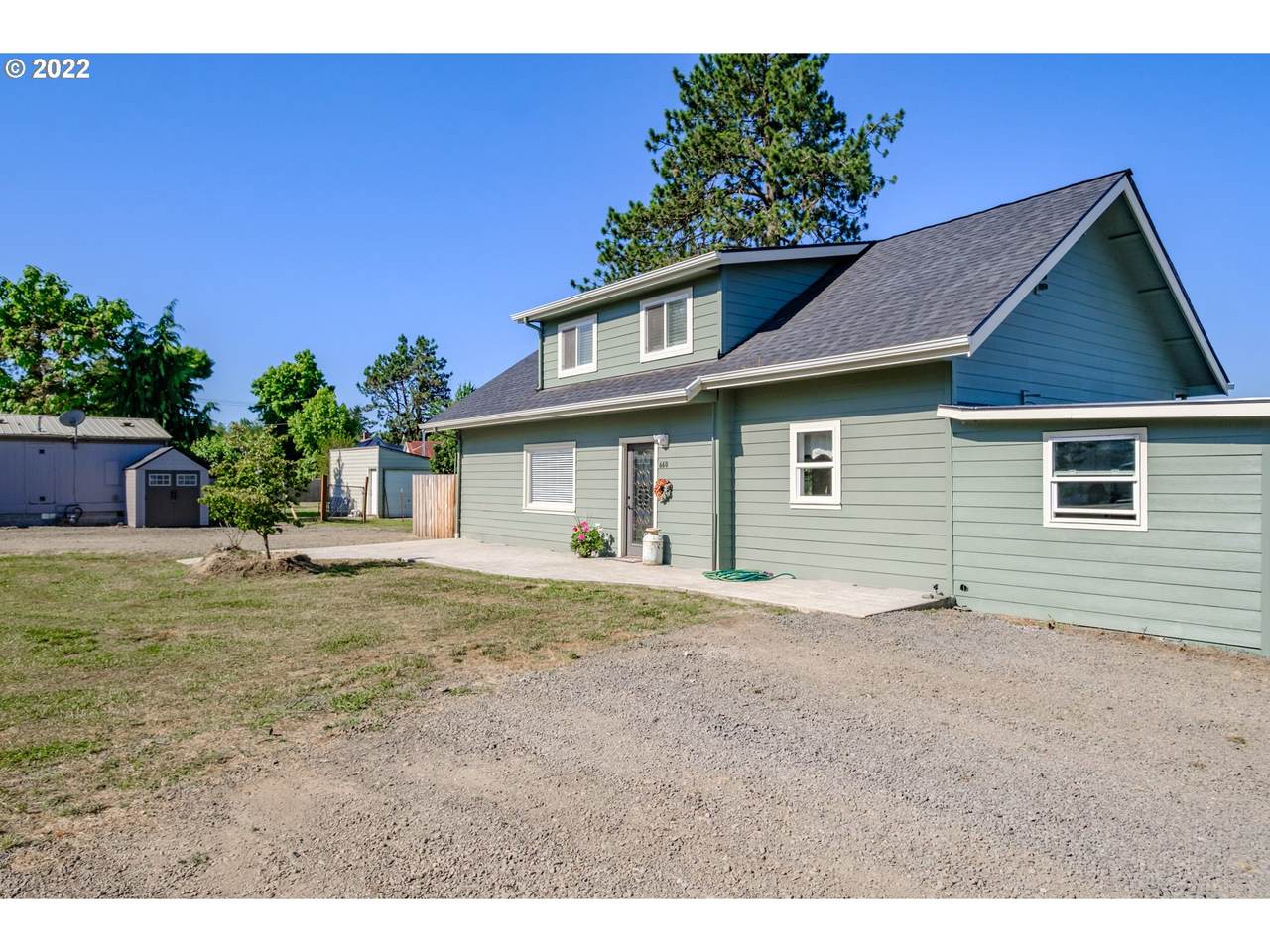 640 Lakota Ln - Photo 1