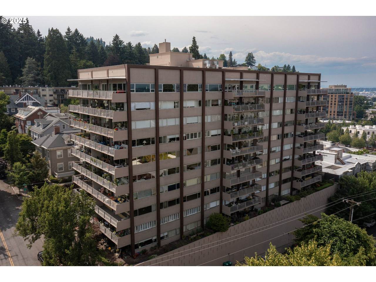 2323 Park Pl - Photo 1