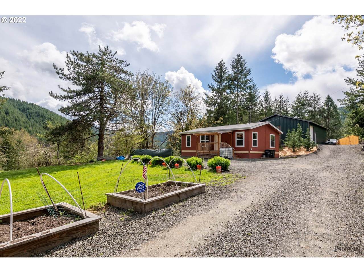 242 Rainey Dr - Photo 1