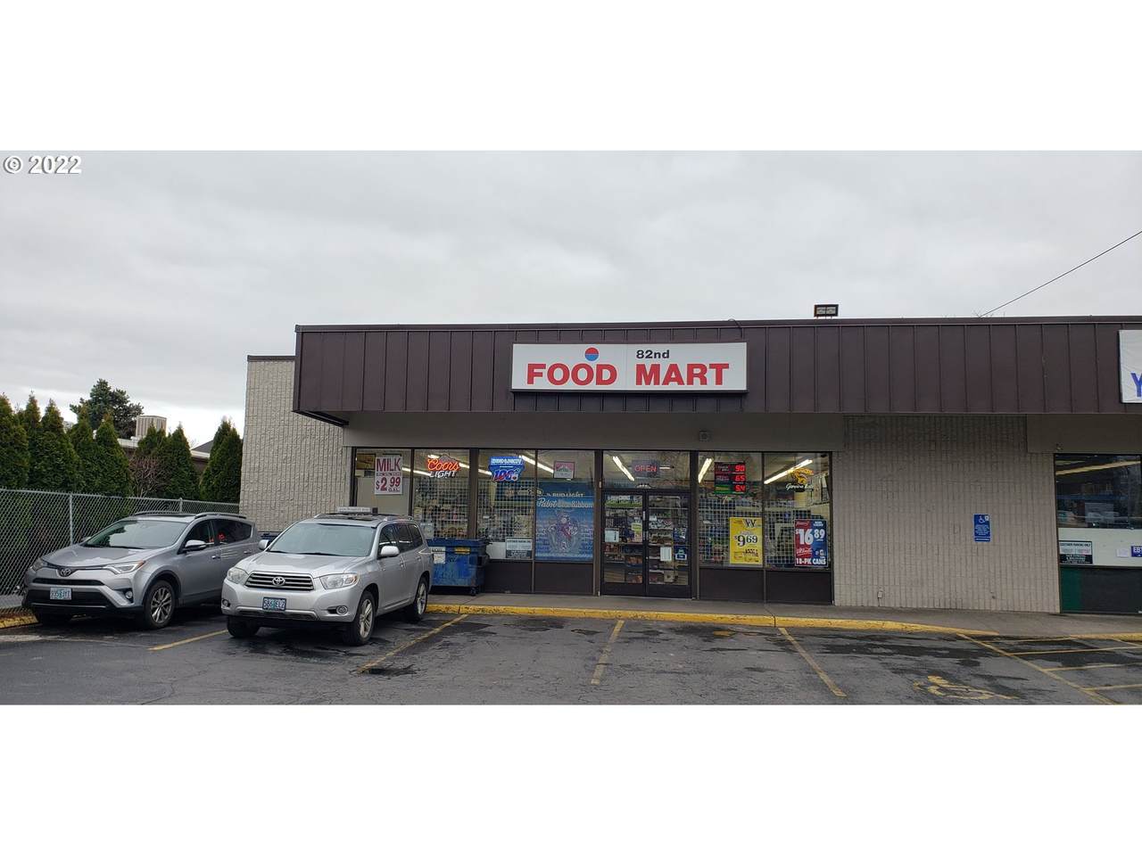 1829 82nd Ave - Photo 1