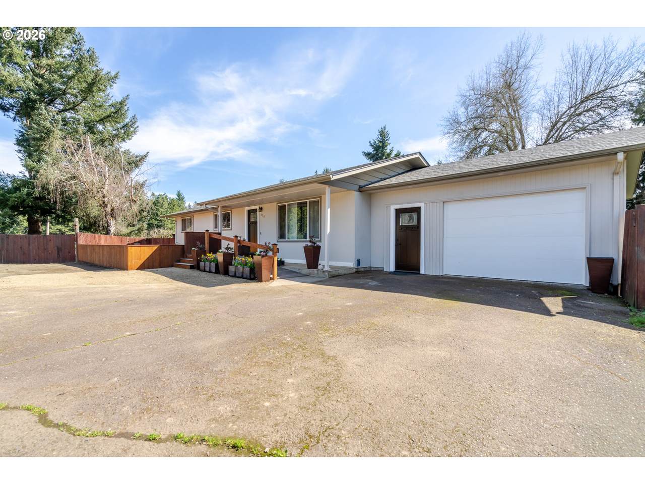 656 Thornton Lake Dr - Photo 1