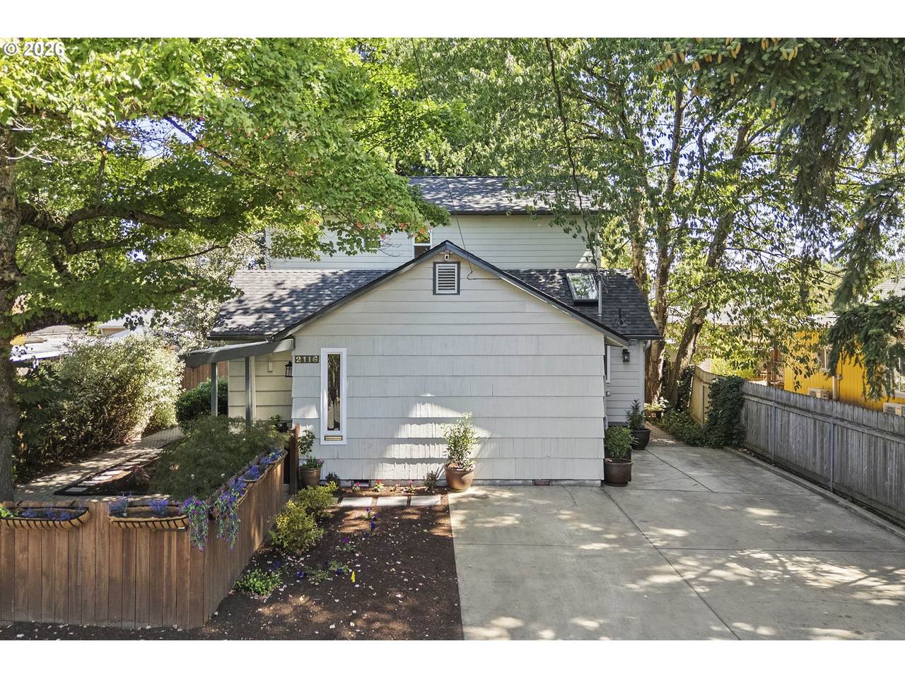 https://bt-photos.global.ssl.fastly.net/portland/1280_boomver_1_225180033-2.jpg