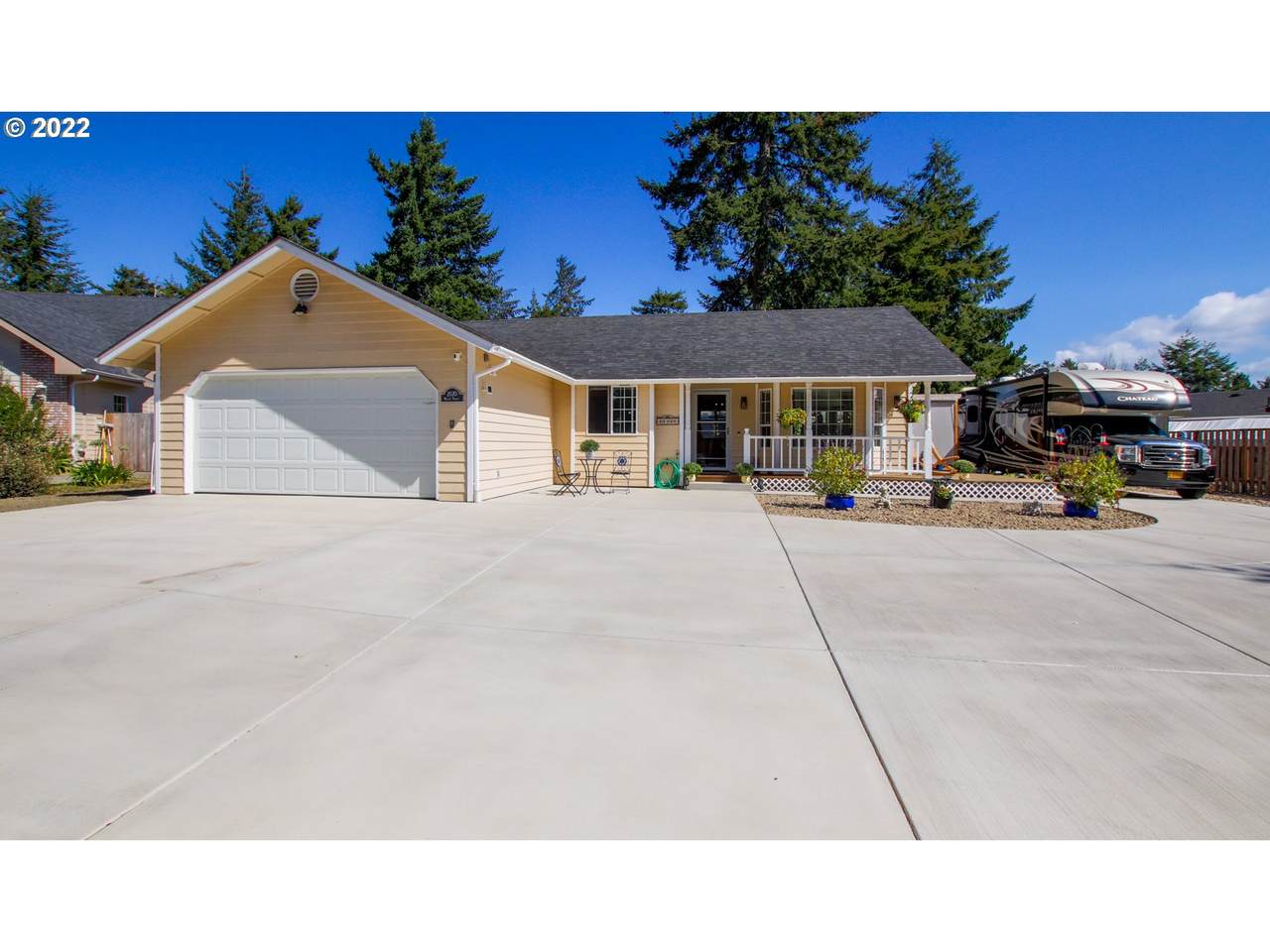 2070 Willow St - Photo 1