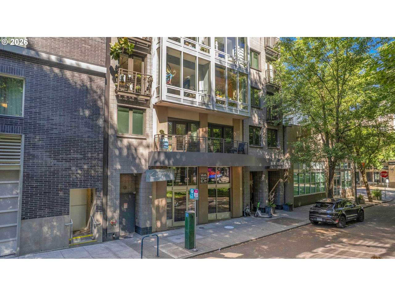 327 Park Ave - Photo 1