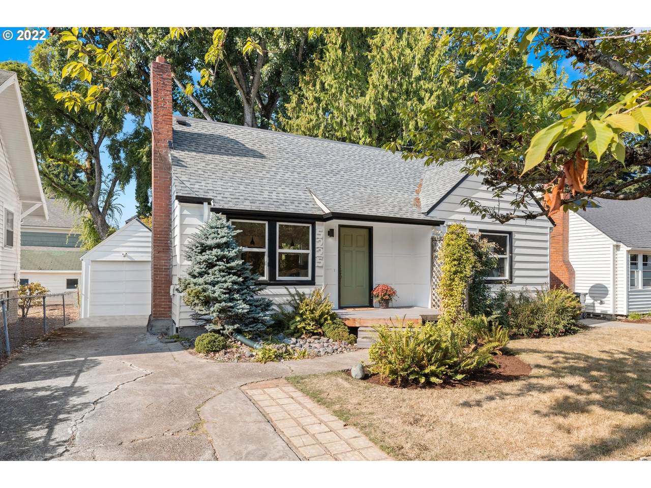 5225 37TH Ave - Photo 1