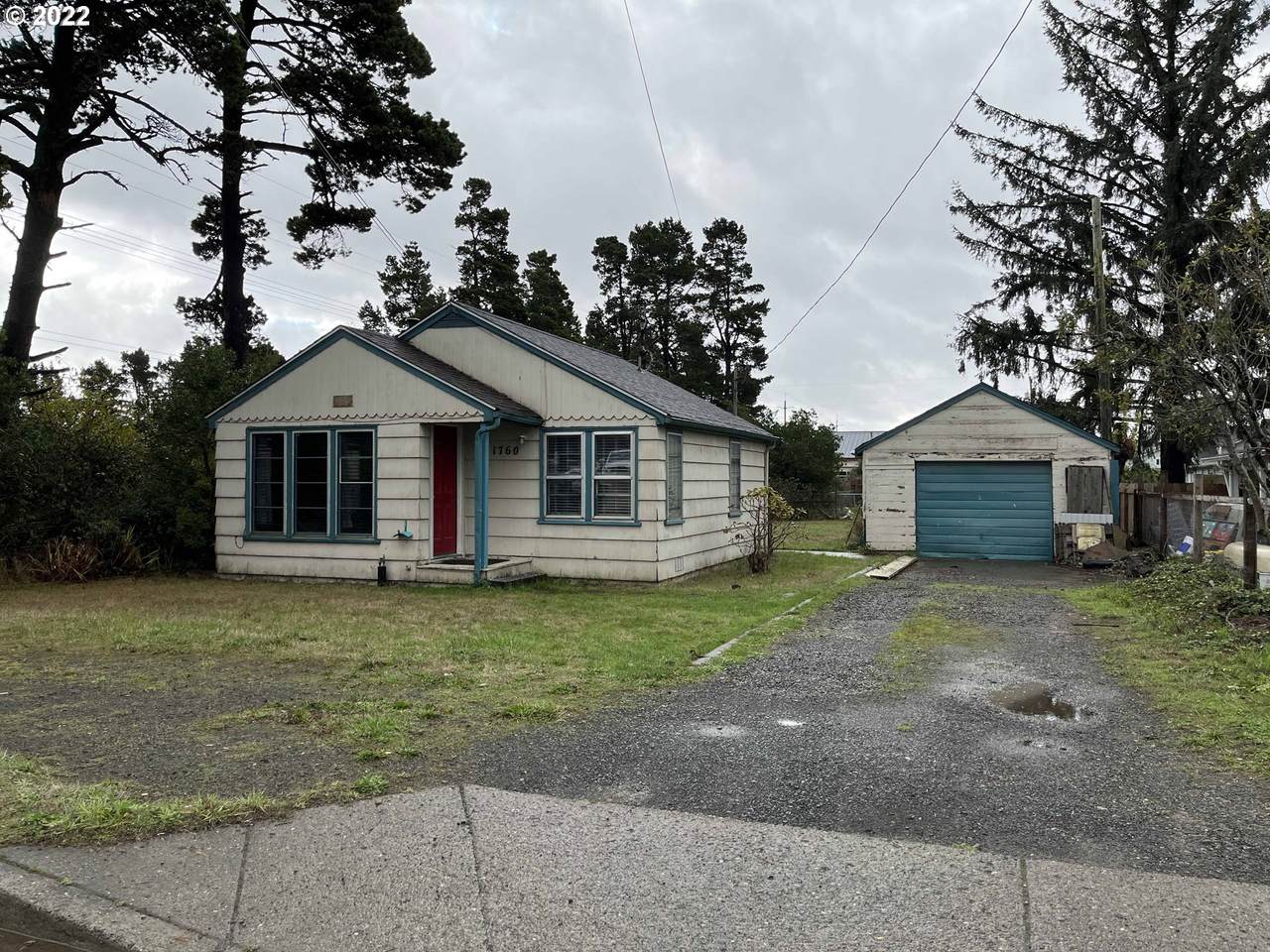 1760 32ND St - Photo 1