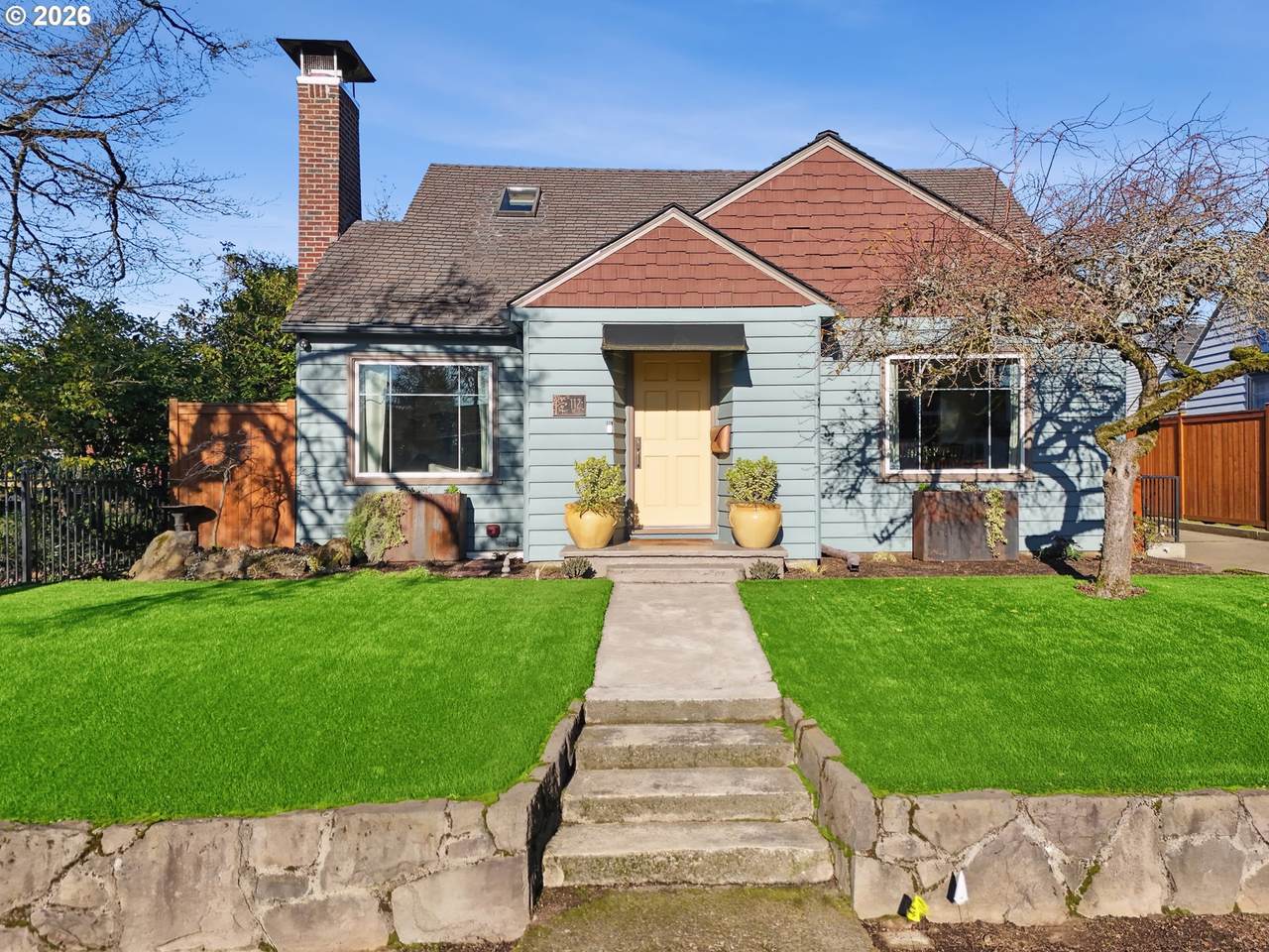 112 35TH St - Photo 1