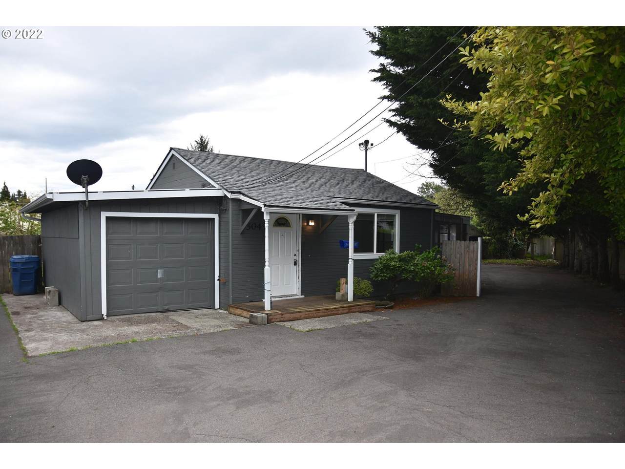 504 Fishers Ln - Photo 1