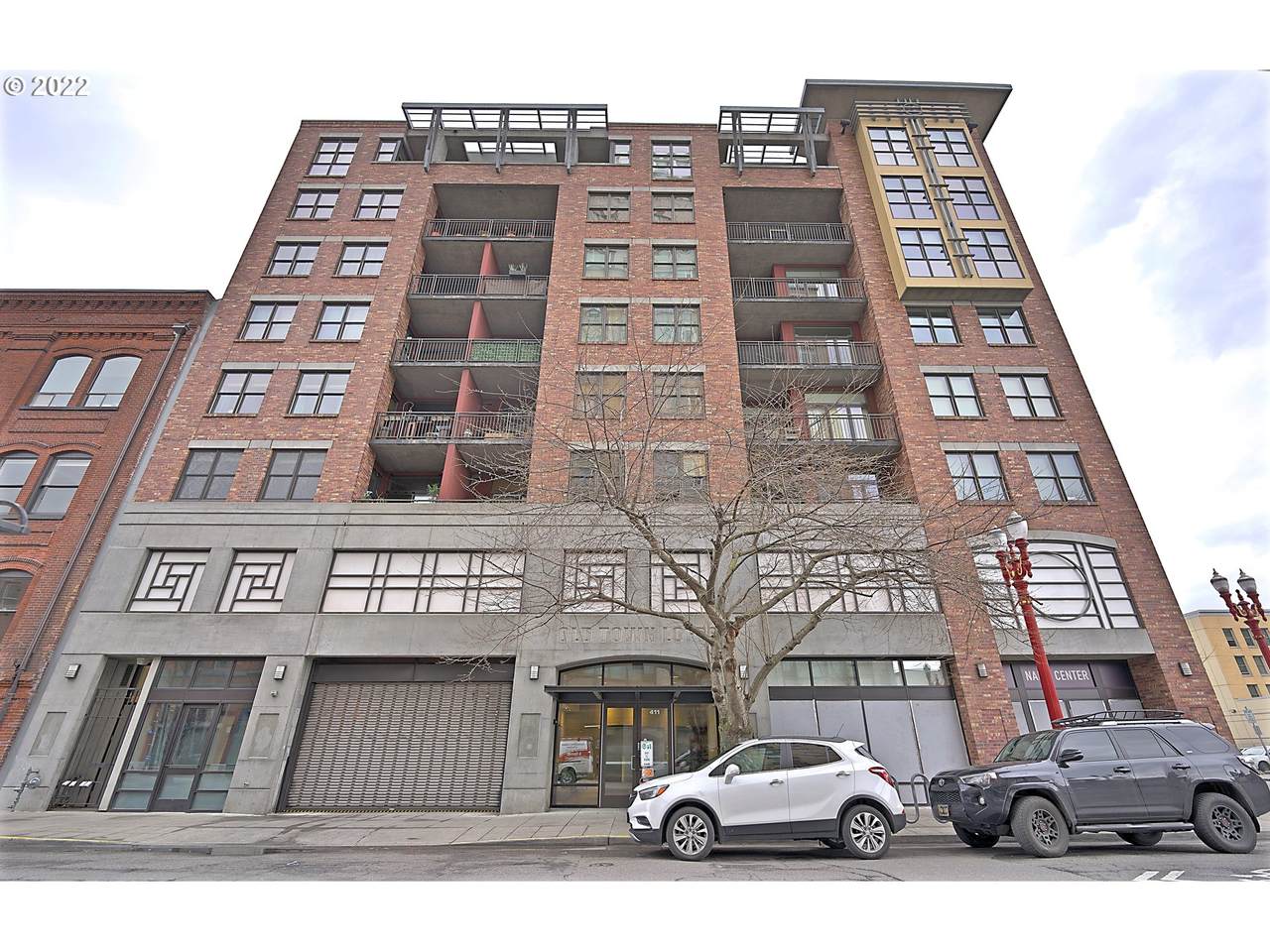 411 Flanders St - Photo 1