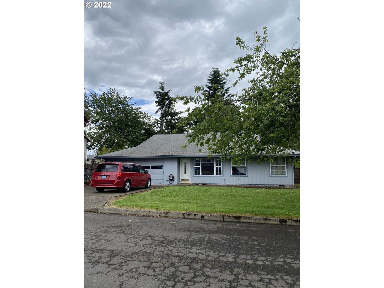 240 Amanda Ct - Photo 1