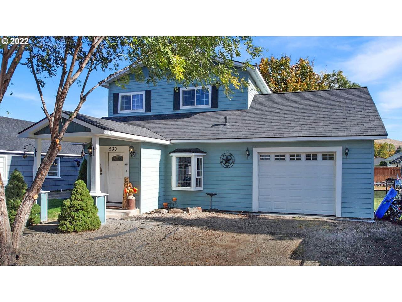 930 Walnut St - Photo 1