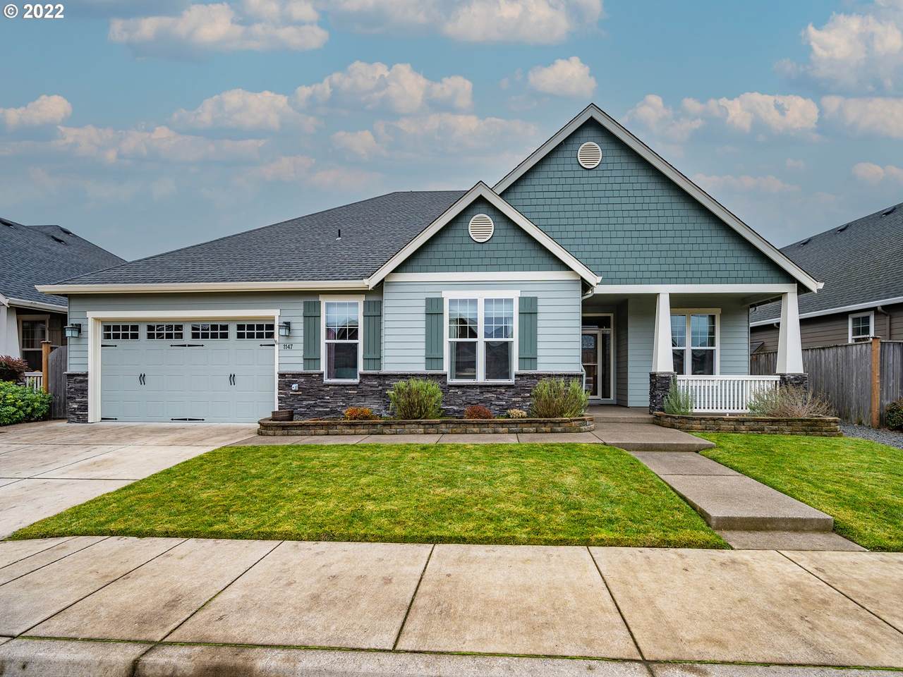 1147 40TH Pl - Photo 1