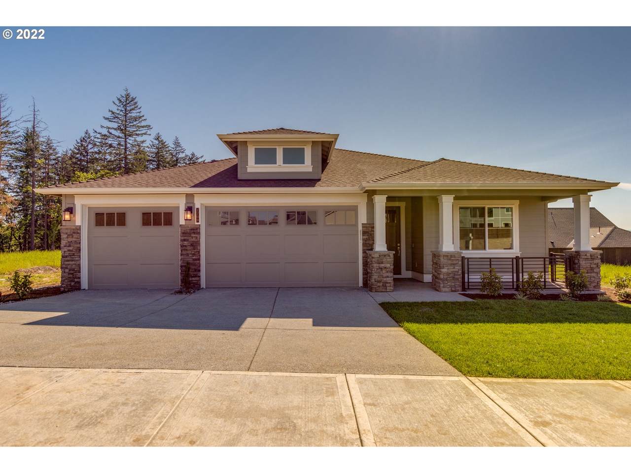 13704 102ND St - Photo 1