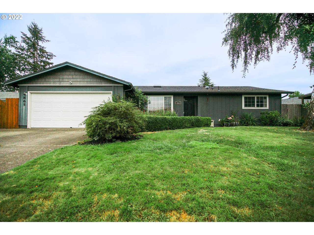 4865 Ravenwood Ct - Photo 1