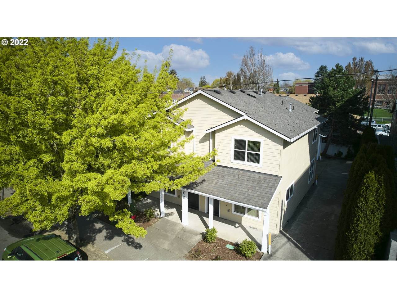 2507 Burnside St - Photo 1