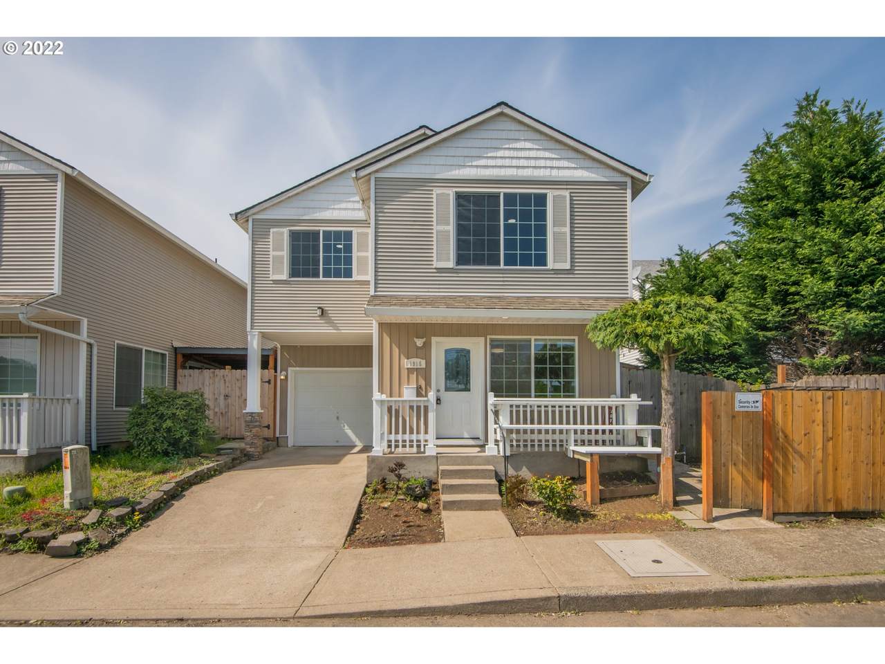 1915 94TH Ave - Photo 1