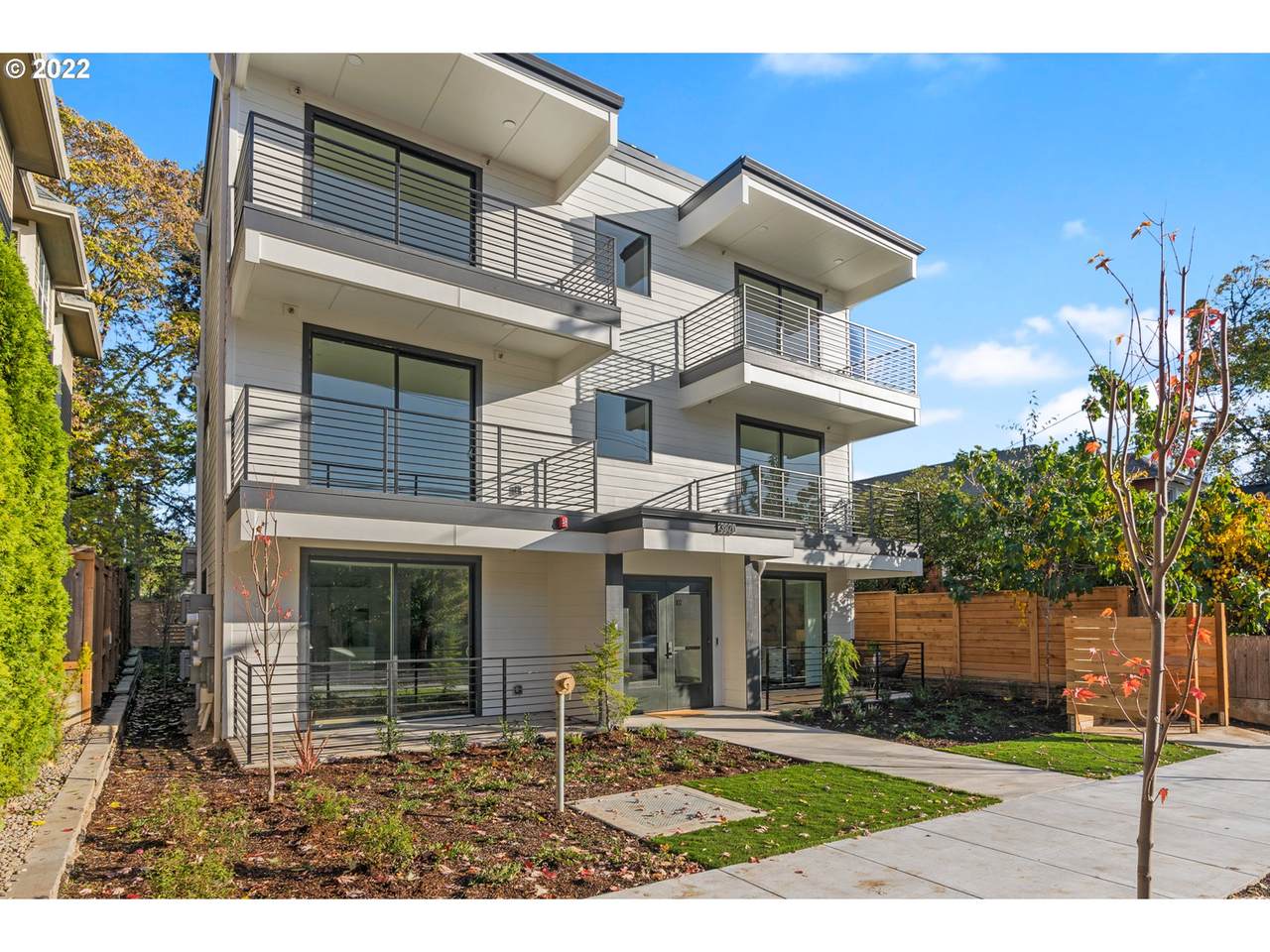 3920 Montana Ave - Photo 1