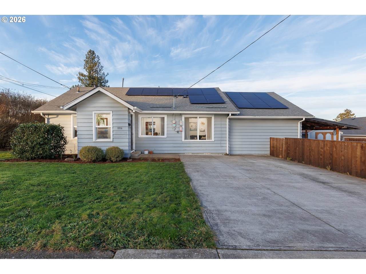 886 Birch St - Photo 1