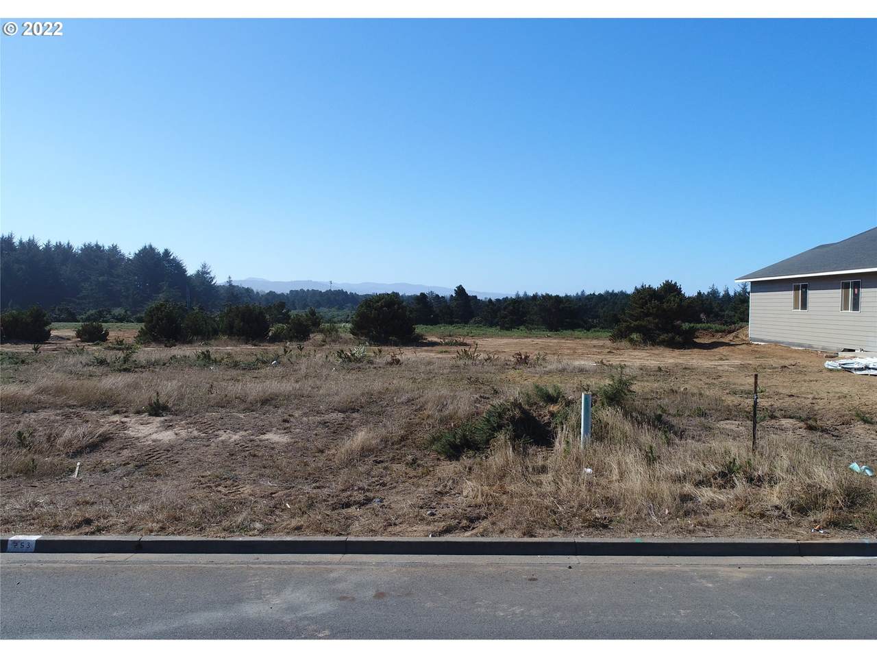 753 Seacrest Dr - Photo 1