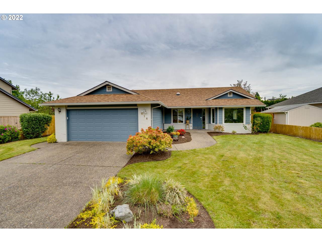 616 Pine St - Photo 1