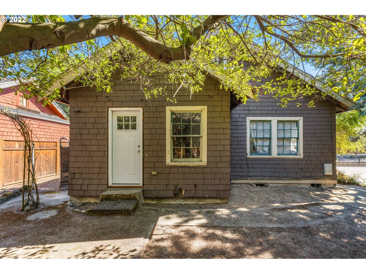 1635 Rhone St - Photo 1